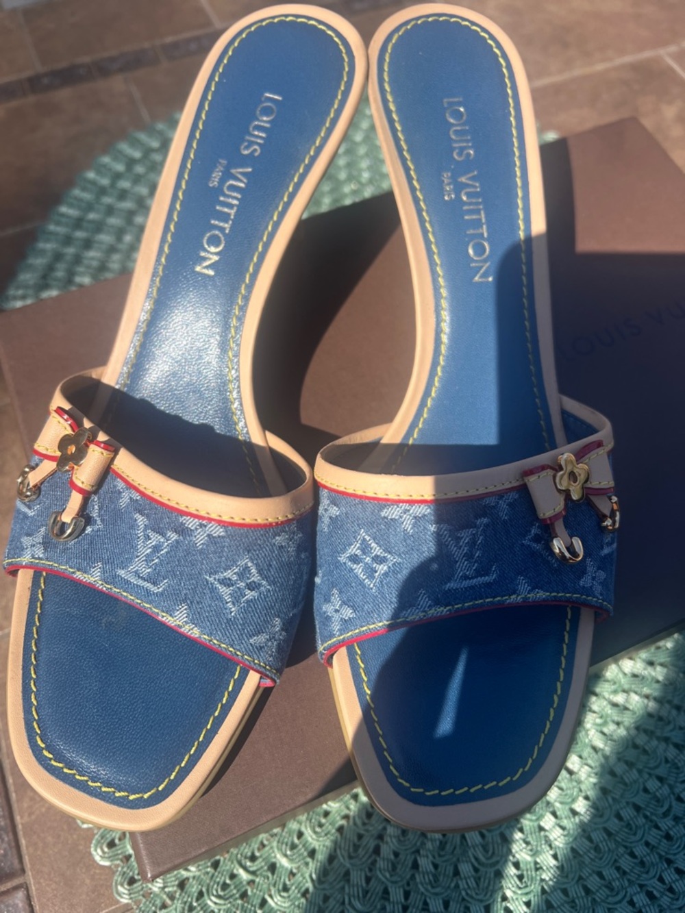 NWT Louis Vuitton Blue Monogram Denim Kitten Heels Mules. Eu 41, US 8-8.5